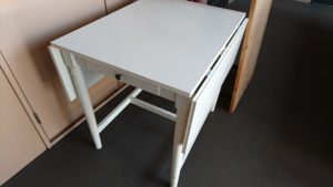 ダイニングテーブル